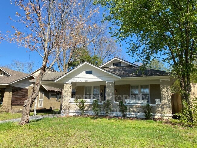 Photo - 414 N Willett St