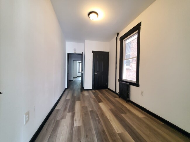 144 Clendenny Ave 1R - 142 Clendenny Ave Unit 3R