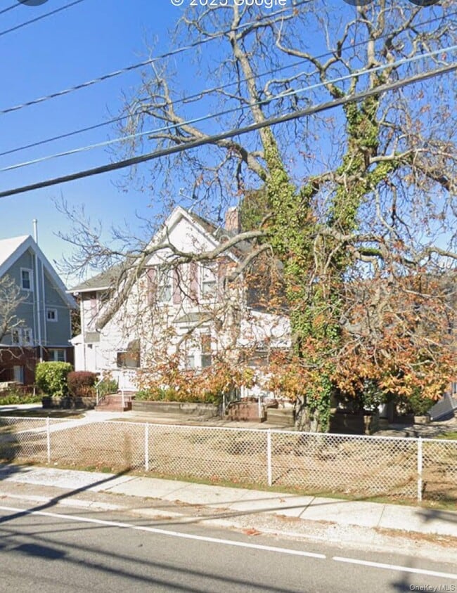 Building Photo - 1148 W Broadway Rental