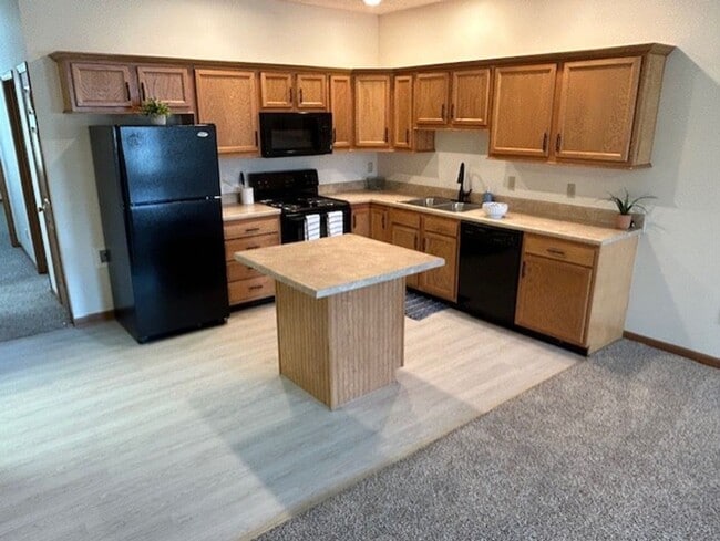Building Photo - Quiet Neighborhood - Troy, OH (2 Bedroom R... Unit 1035-B Laurel Tree Ct Rental