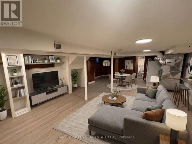 Photo - 628 Manning Ave