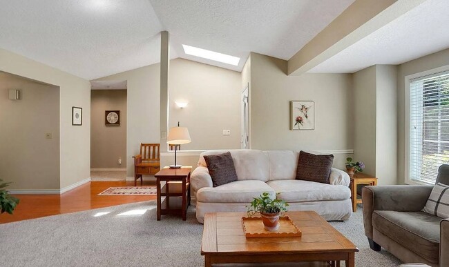 Photo - 4634 Croisan Scenic Way S