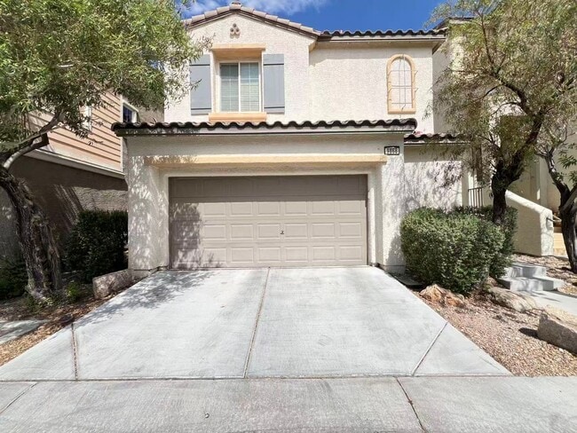 Building Photo - Welcome to this well-maintained 3-bedroom, 2.5-bath home