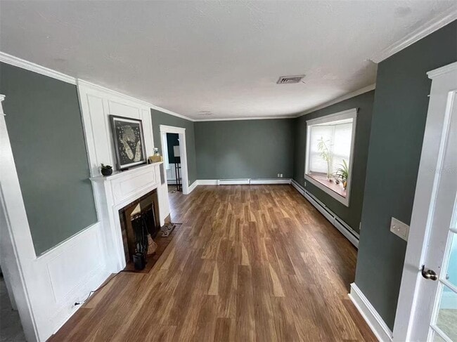 Photo - 33 Waldron Ave