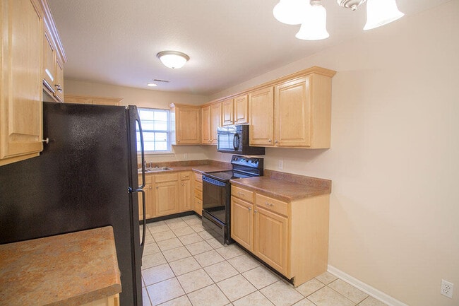 Photo - 1881 Field St