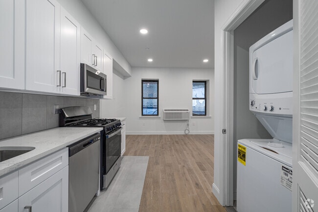 Interior Photo - 186 Market St