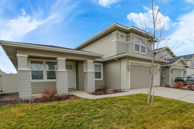 Building Photo - 5967 W Daphne Dr