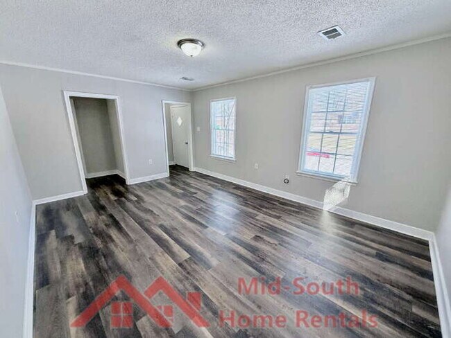 Photo - 101 E Davant Ave