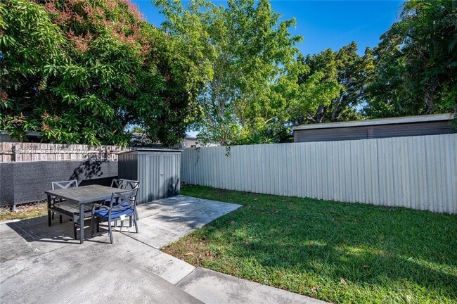 Photo - 3077 SW 5th St