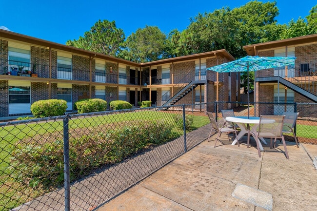 Photo - Villager Apartments