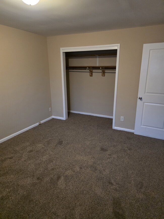 Building Photo - 2568 Westwood Northern Blvd Unit 3