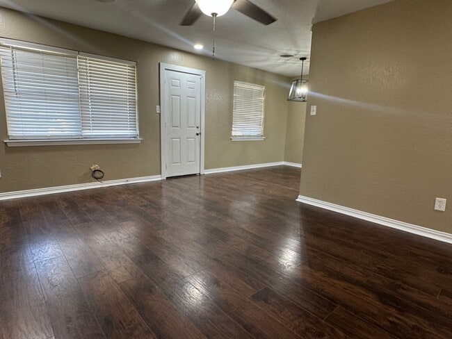 Photo - 117 SW 68th St