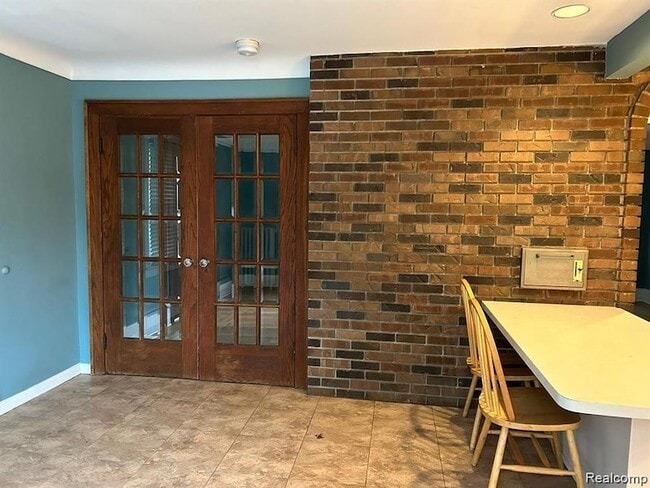 Photo - 613 E Lincoln Ave