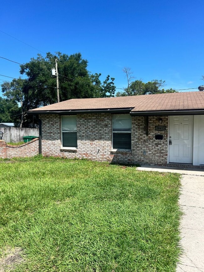 Building Photo - 13th Ave Unit 38413 13th Ave 2 bed 1 bath