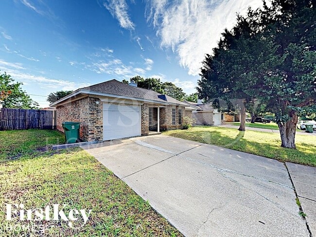 Photo - 503 Benedict Ln
