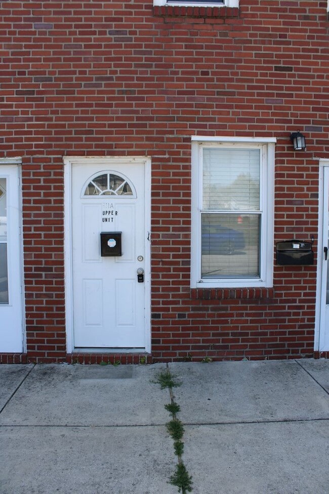 Building Photo - One Bedroom Second Floor Apartment- Dundalk, MD