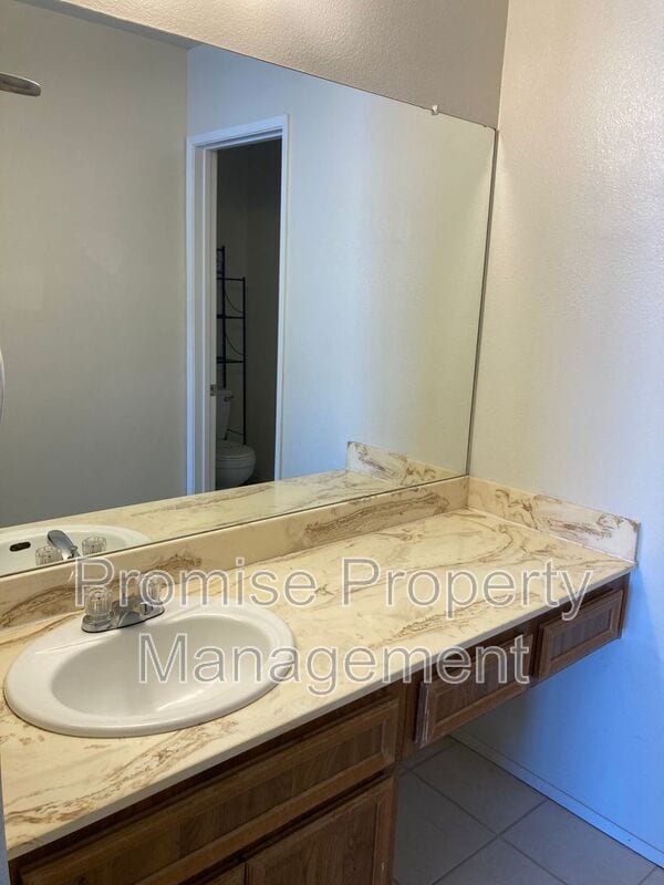 Photo - 274 Riverview Way