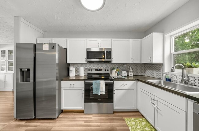 Photo - 5608 Sunset Ave