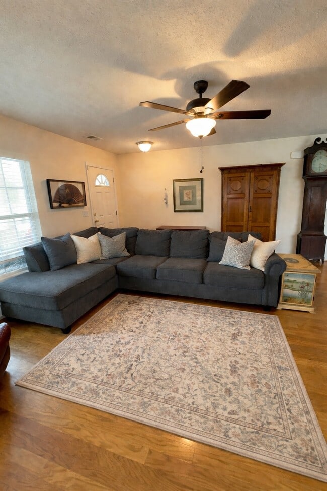 Photo - 108 White Cedar Ct