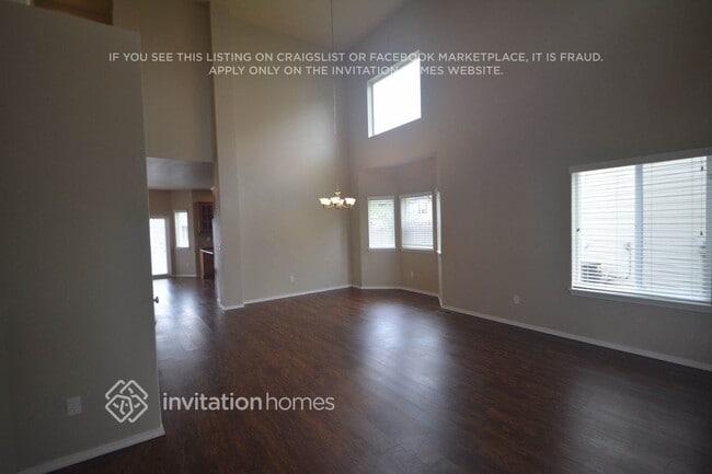 Photo - 5900 77th Dr NE