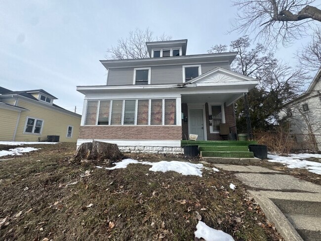 Building Photo - 635 S Union St Unit B