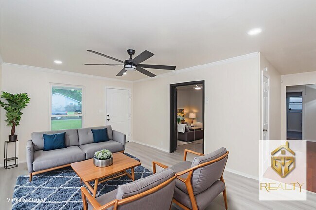 Photo - 5834 Overdale St