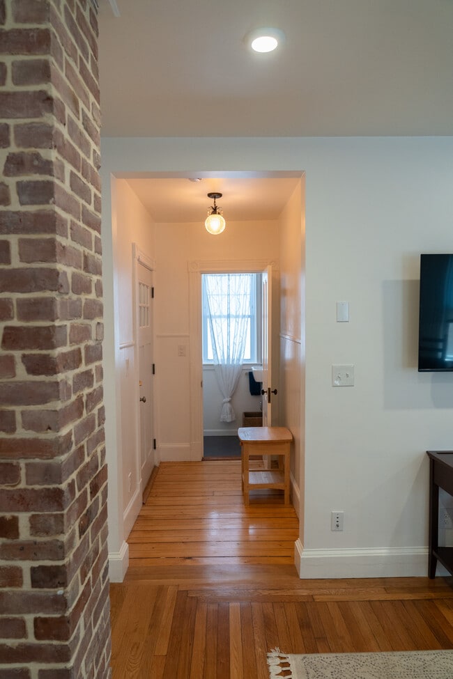 Front Hall Entry - 9 Tyler St Unit 1