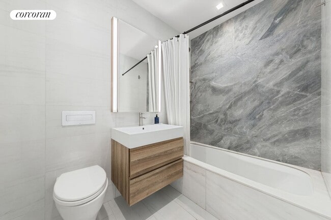 Photo - 181 E 28th St