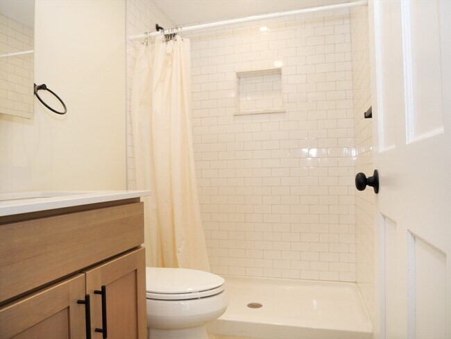 Photo - 261 W Newton St Unit 5