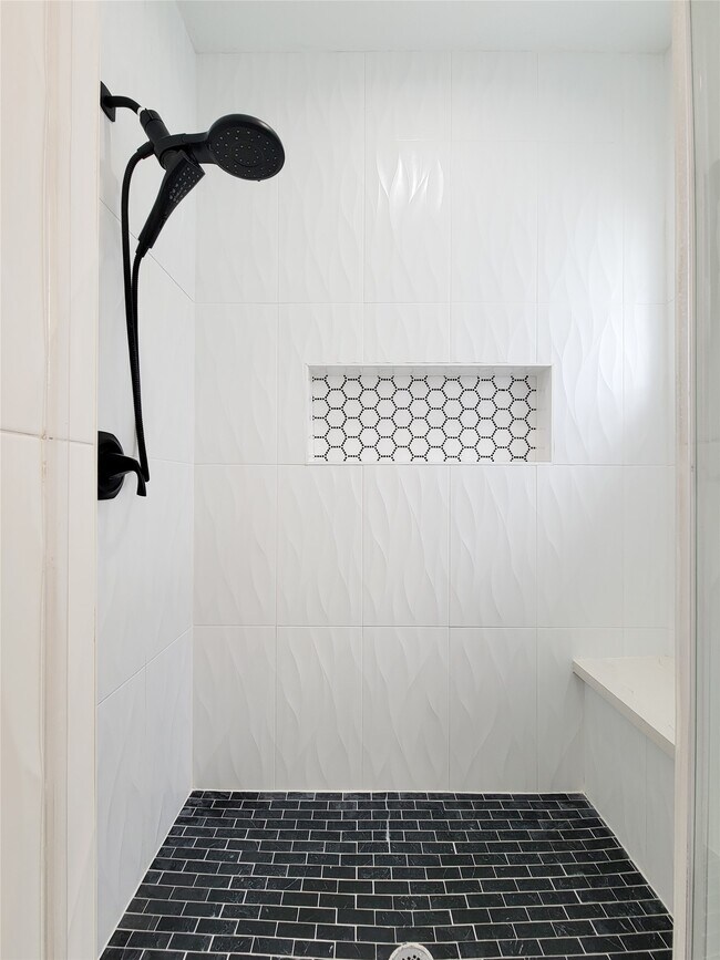 Photo - 5019 Creekmont Dr