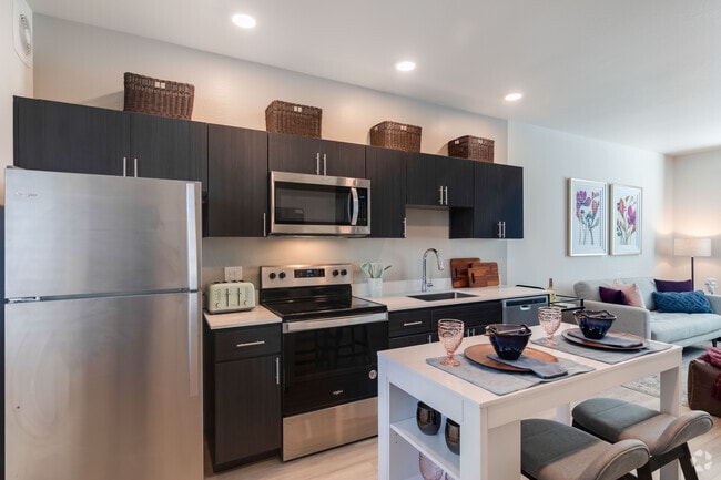 1BR, 1BA - 624SF