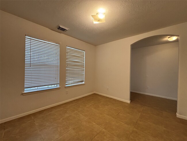 6511 Dogwood Park Ln