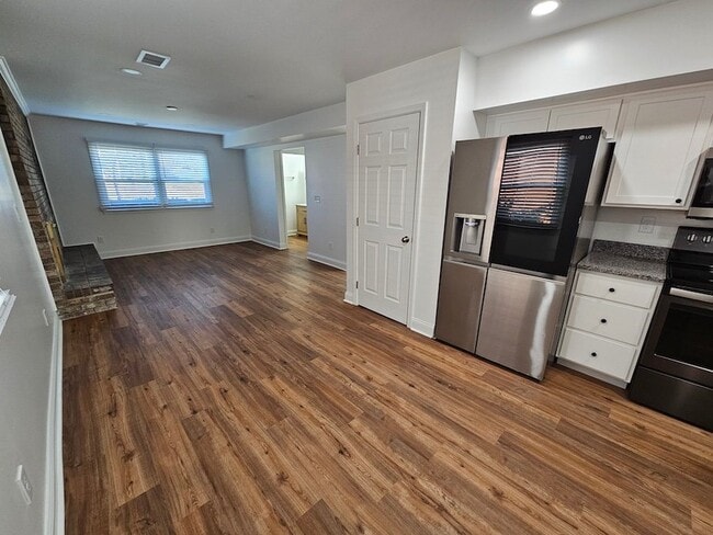 Photo - 61 Edwards Ave