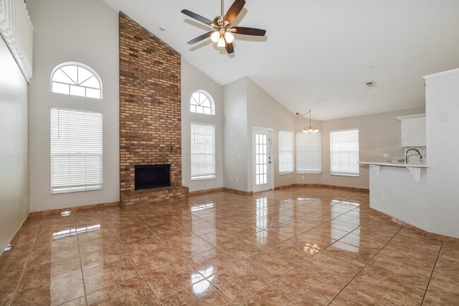 Photo - 12612 Belrose Ave