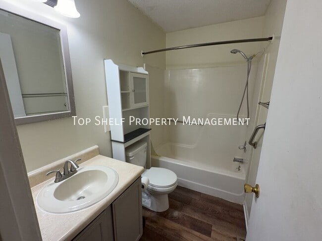 5456 NW 63rd Pl
