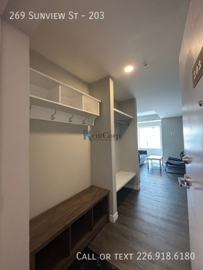 Photo - 269 Sunview St