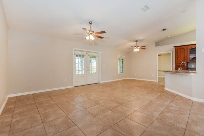 Photo - 11546 Lake Dr