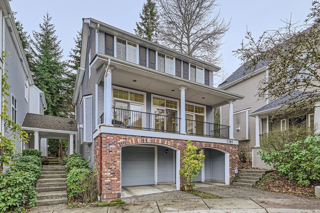 Stunning 4 Bedroom, 3.5 Bathroom Bellevue ... - Stunning 4 Bedroom, 3.5 Bathroom Bellevue ... House