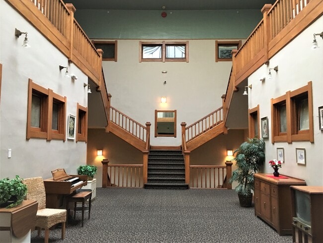 Photo - Lincoln Hotel Apartments