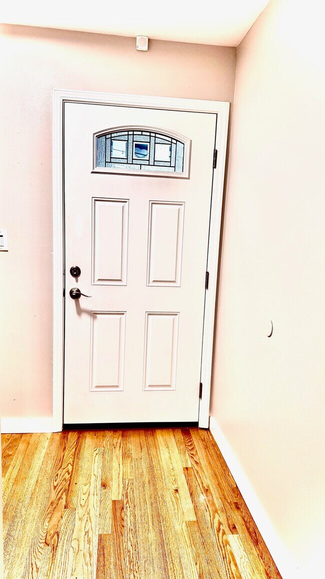 Photo - 3720 W Grandview Ave Unidad B