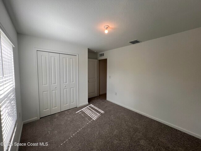 Photo - 1541 Newport St SE