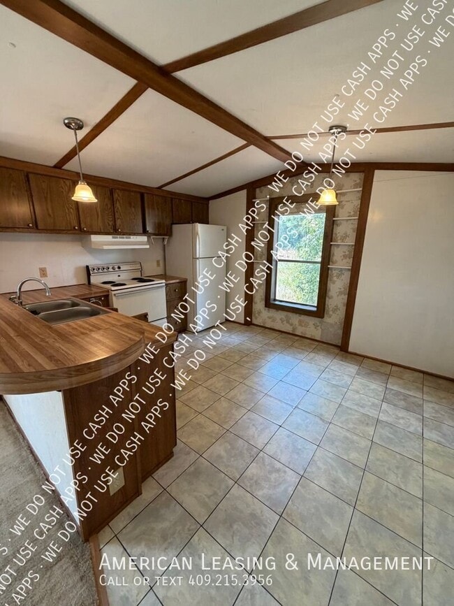 Photo - 2307 N John Redditt Dr