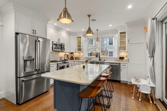 Photo - 2 Crystal Pl