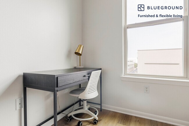 Photo - 3210 Esperanza Crossing Unit SI FL2-ID366