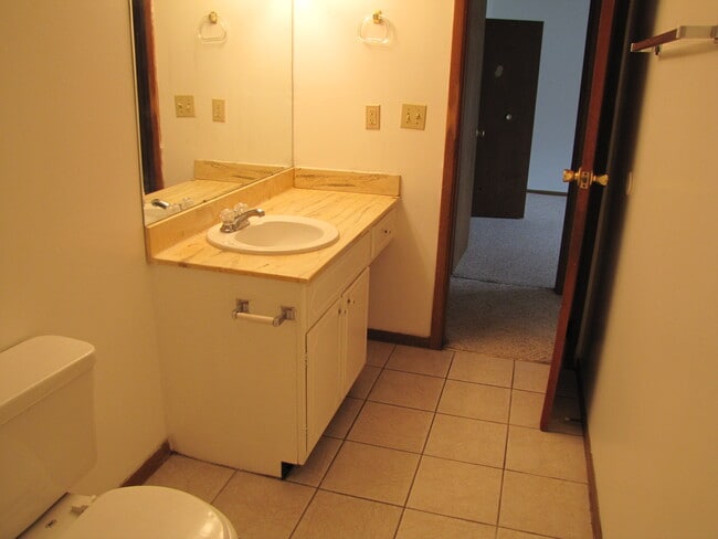 Photo - 3 Williamsburg Ct Unit #B