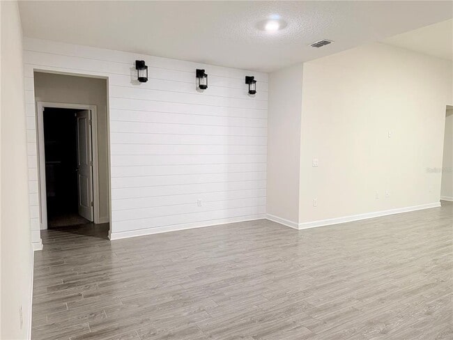 Photo - 2065 Camden Loop