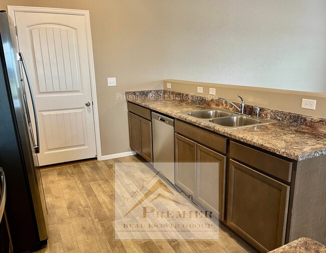 Photo - 7873 Sand Lake Heights