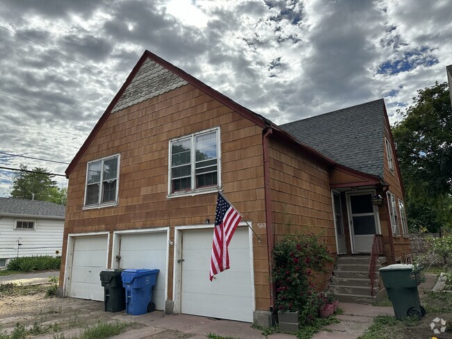 Building Photo - 927 E Whitman St Rental