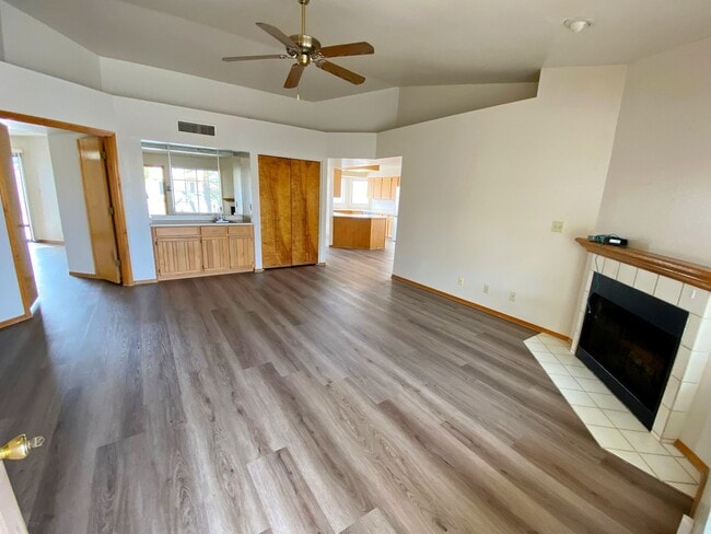 11343 W Townley Ave