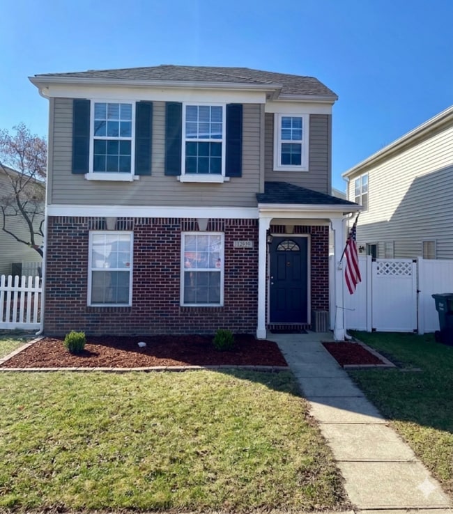 Building Photo - Exquisite Fishers Home